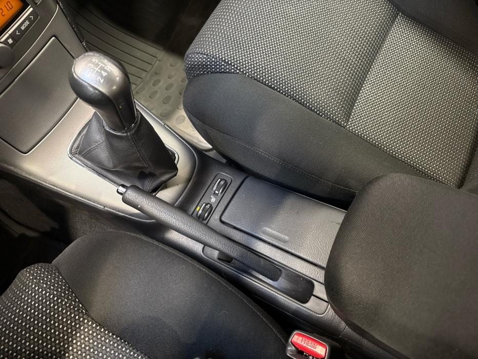 TOYOTA Avensis 2006