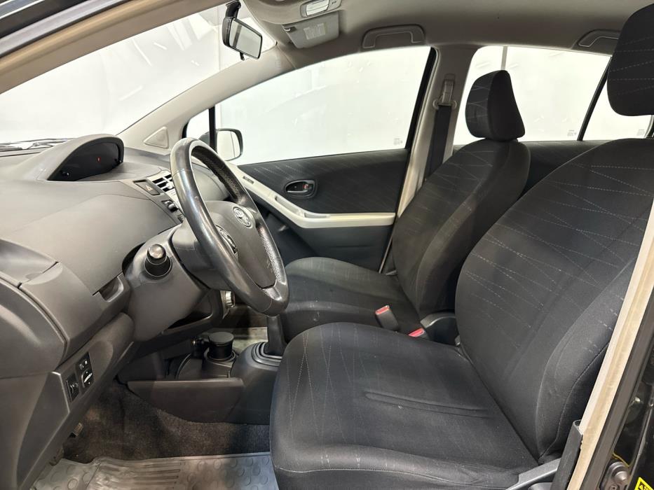 TOYOTA Yaris 2007