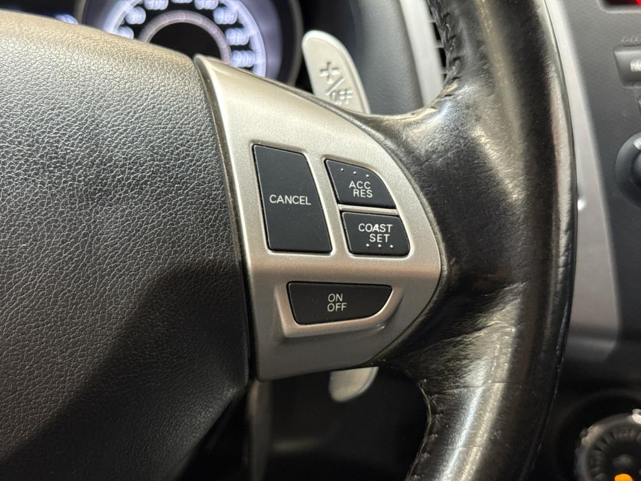 MITSUBISHI Outlander 2011