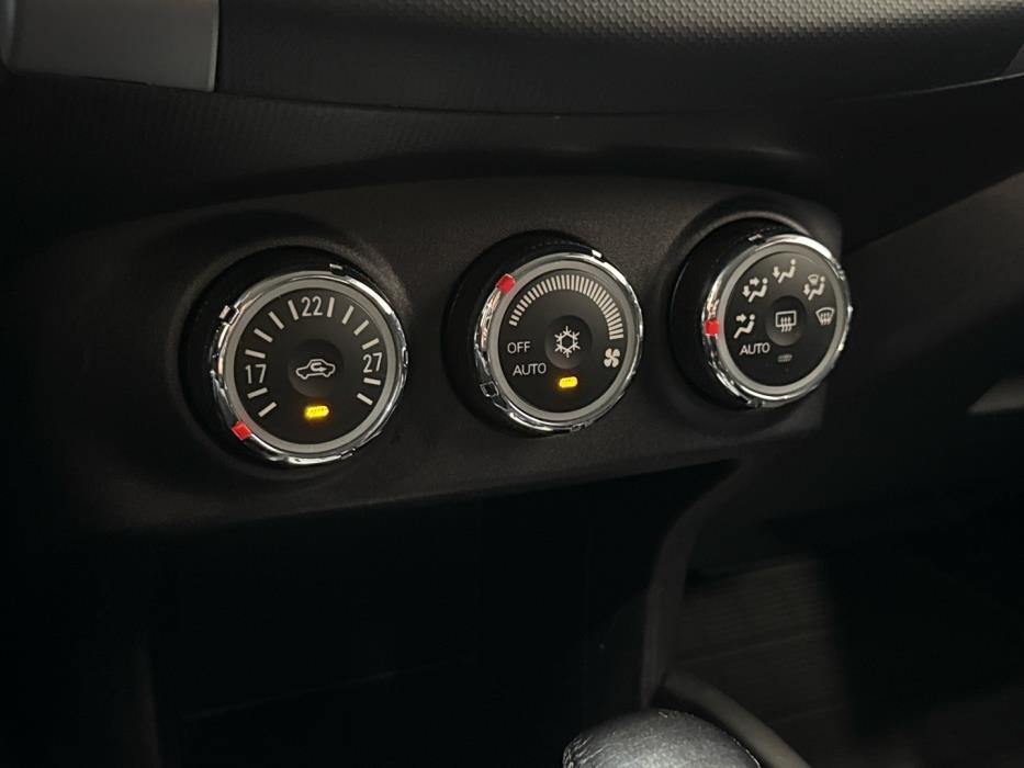 MITSUBISHI Outlander 2011