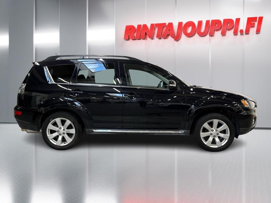 MITSUBISHI Outlander 2011