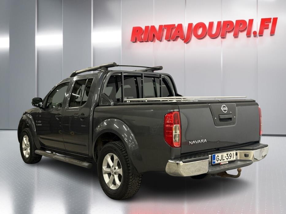 NISSAN Navara 2011