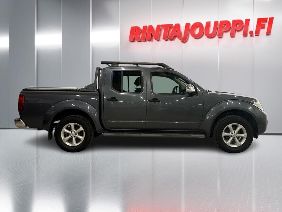 NISSAN Navara 2011