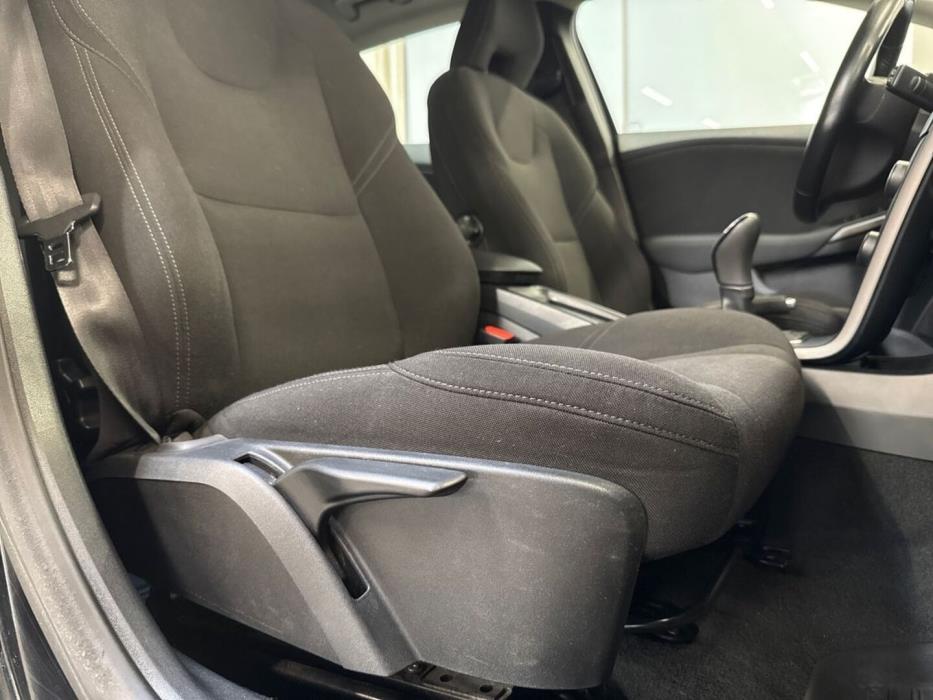 VOLVO V40 2014