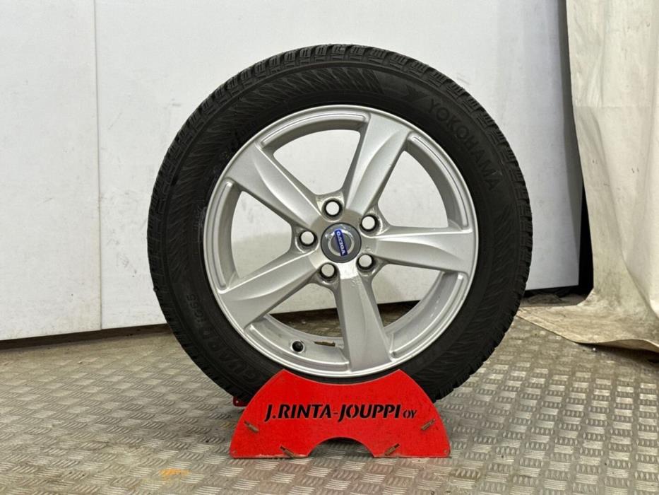 VOLVO V40 2014
