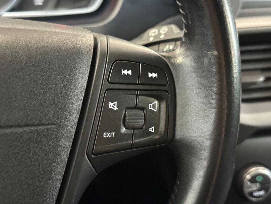VOLVO V40 2014
