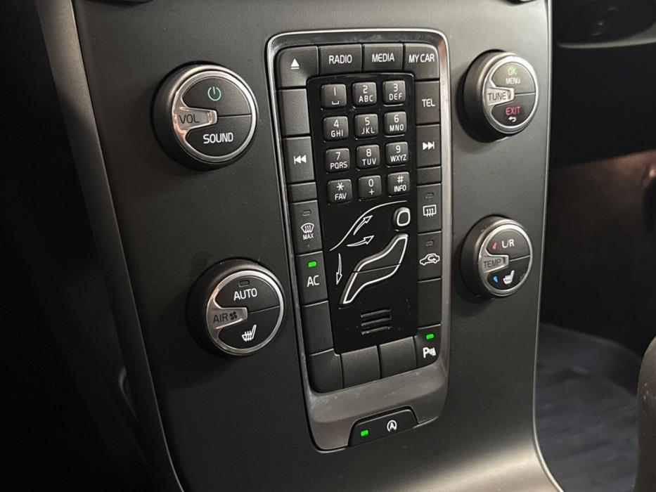 VOLVO V40 2014