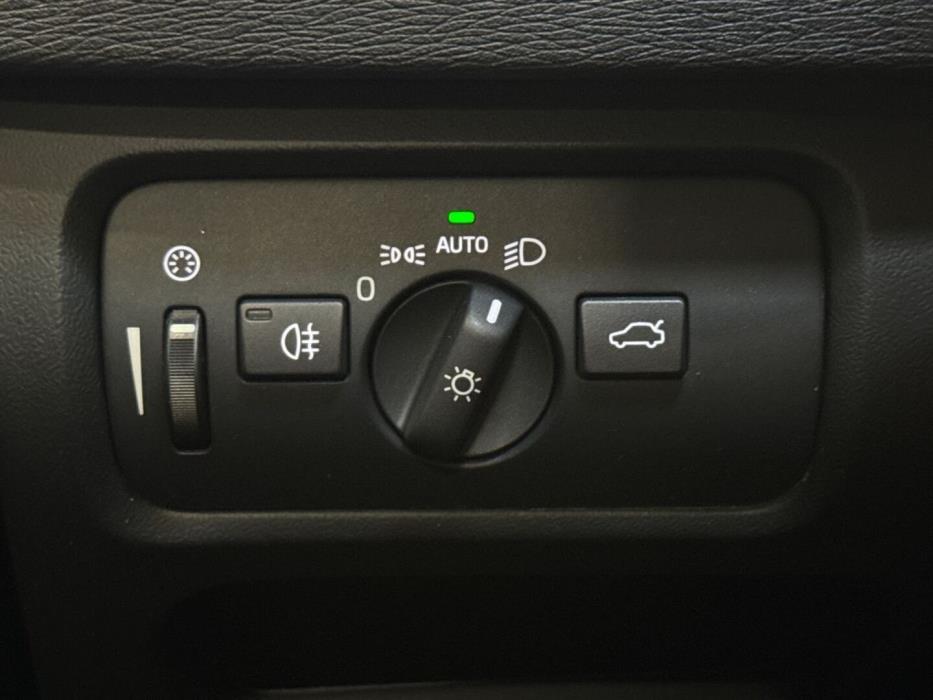 VOLVO V40 2014