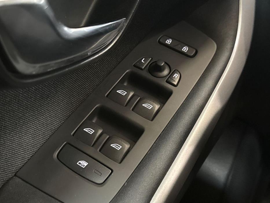 VOLVO V40 2014