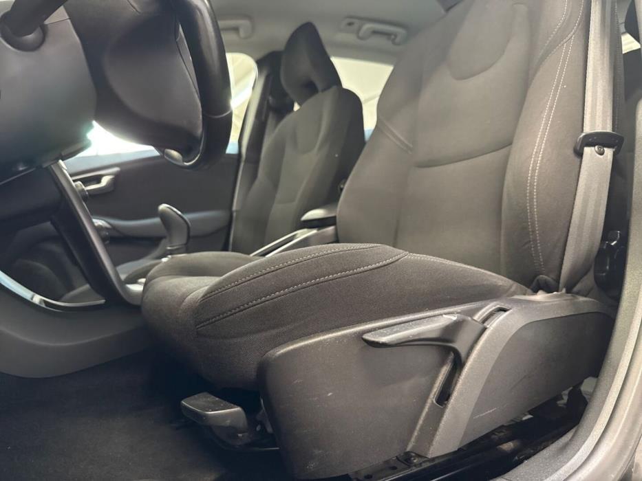 VOLVO V40 2014