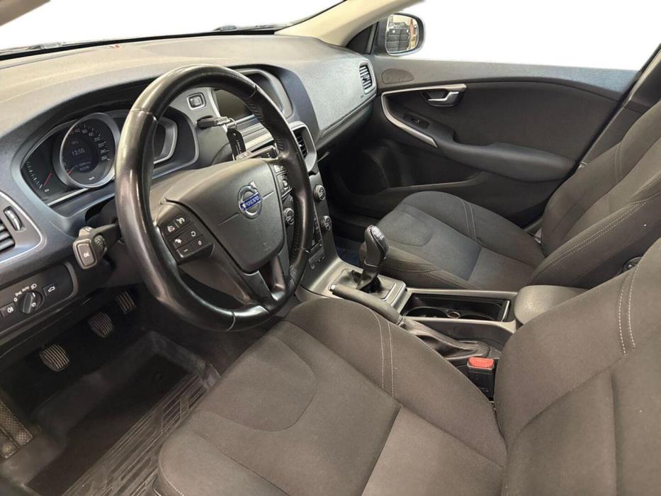 VOLVO V40 2014