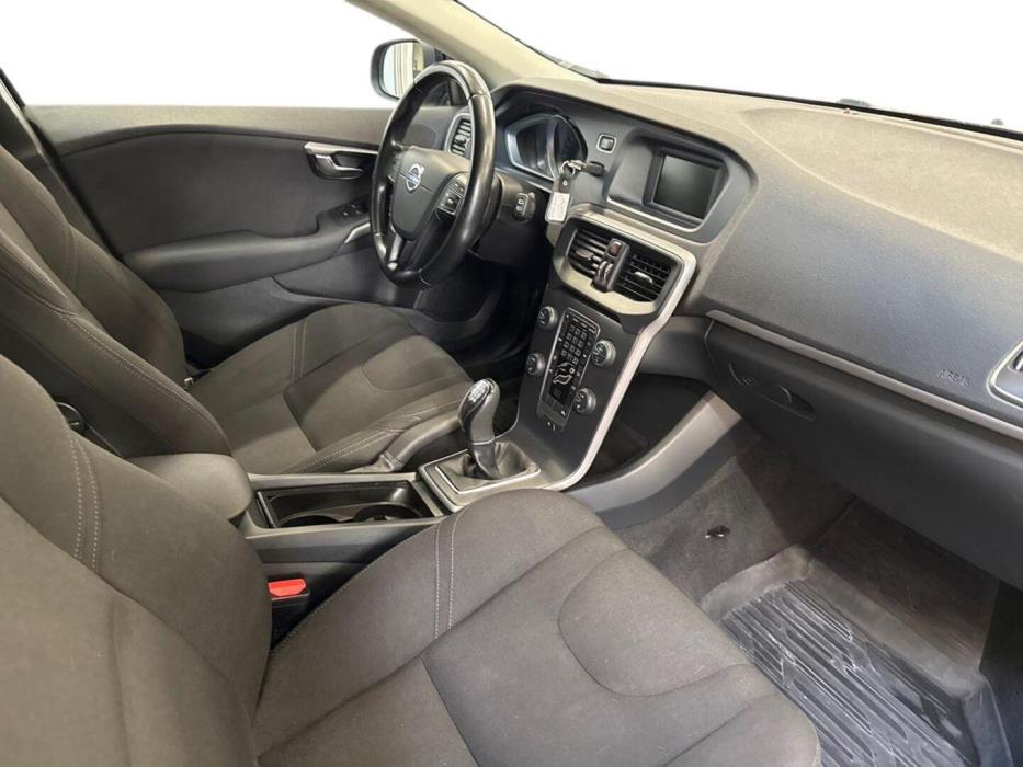 VOLVO V40 2014