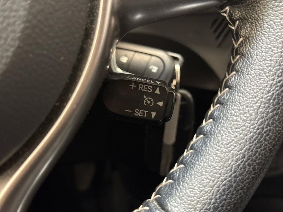 TOYOTA Yaris 2017