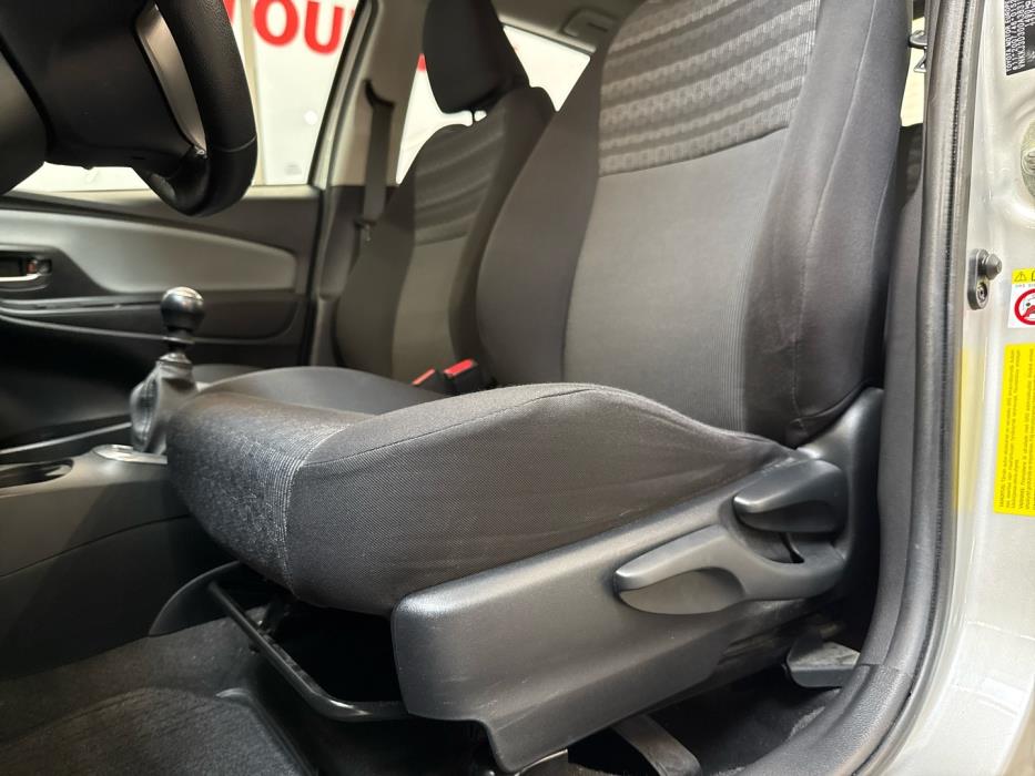TOYOTA Yaris 2017