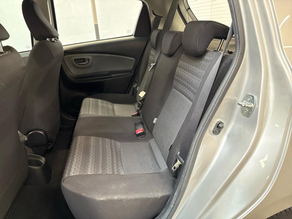TOYOTA Yaris 2017