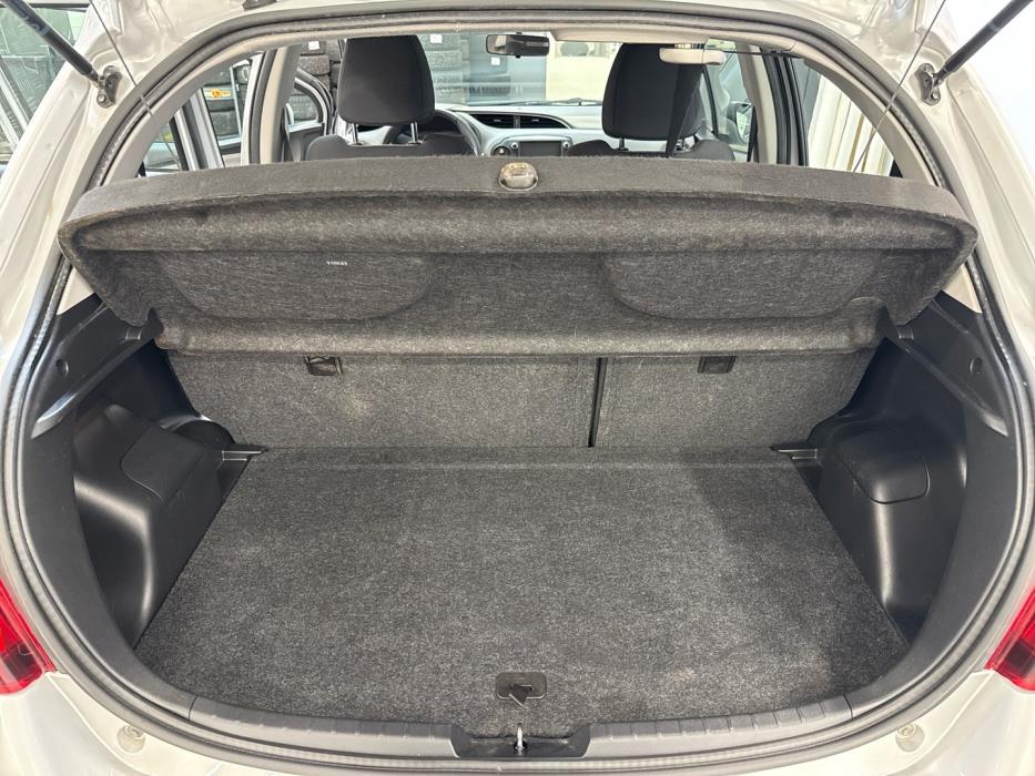 TOYOTA Yaris 2017