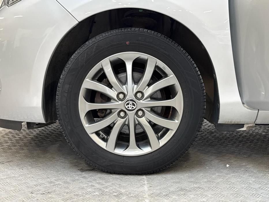 TOYOTA Yaris 2017