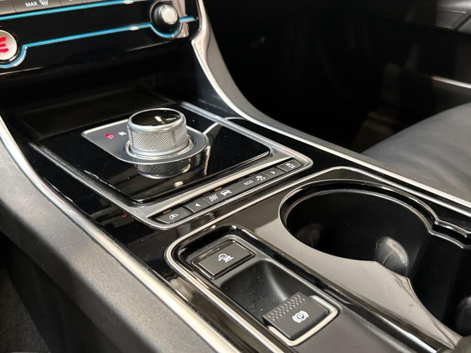 JAGUAR XE 2015