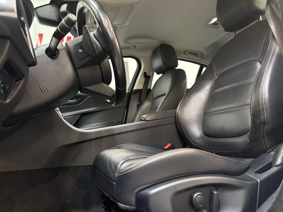 JAGUAR XE 2015