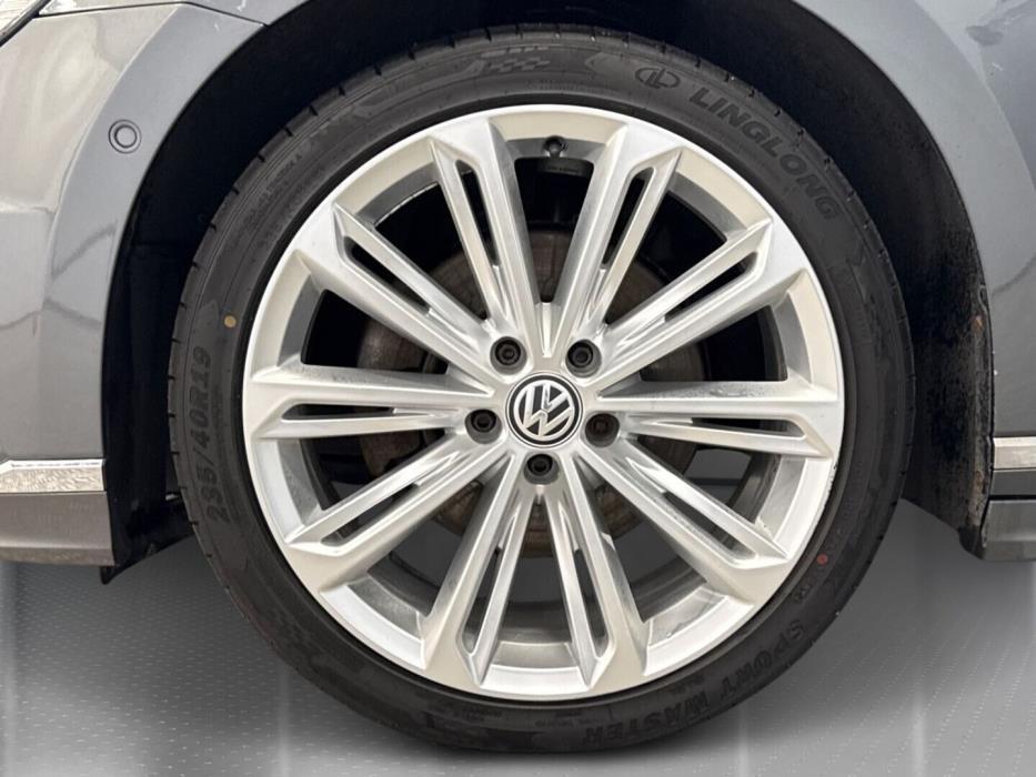 VOLKSWAGEN Passat 2016