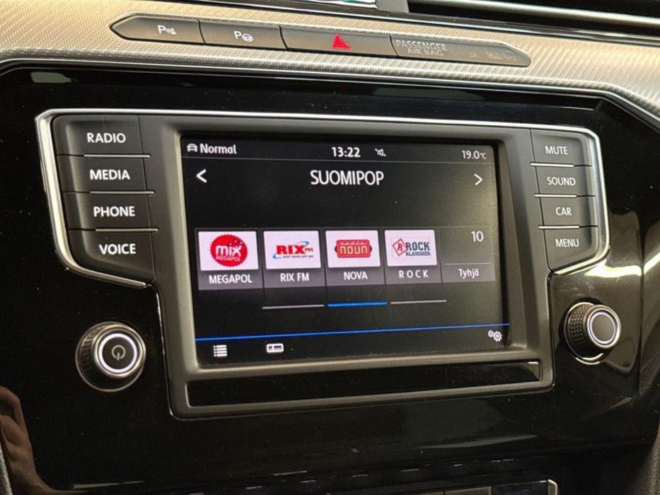 VOLKSWAGEN Passat 2016