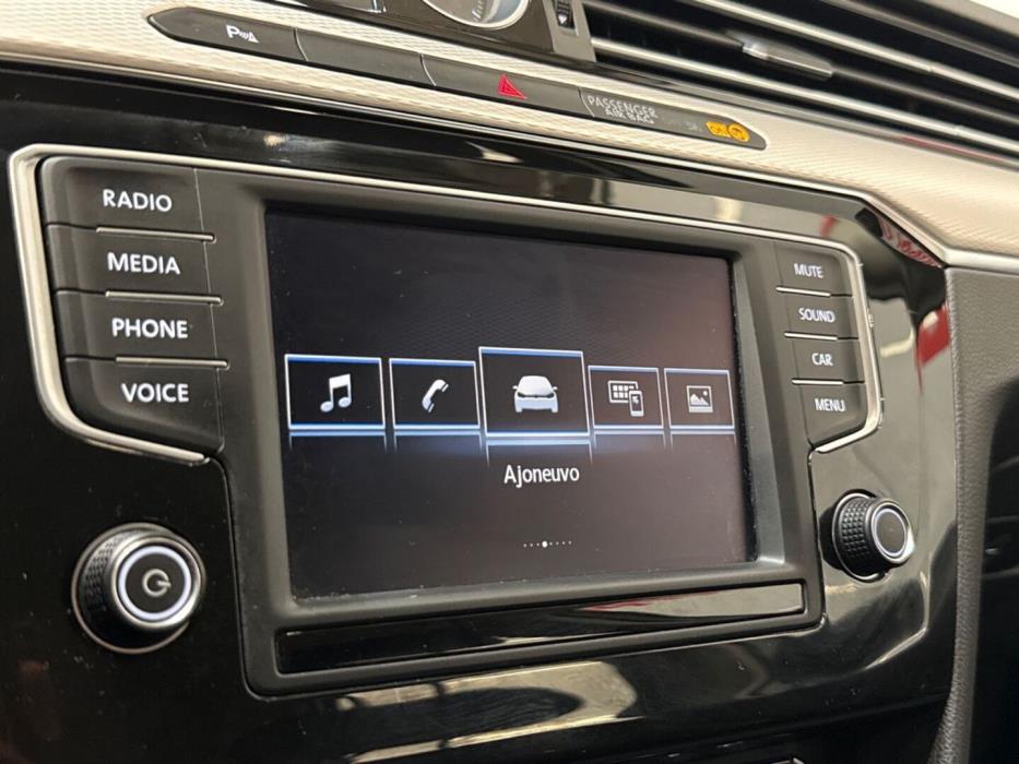 VOLKSWAGEN Passat 2016