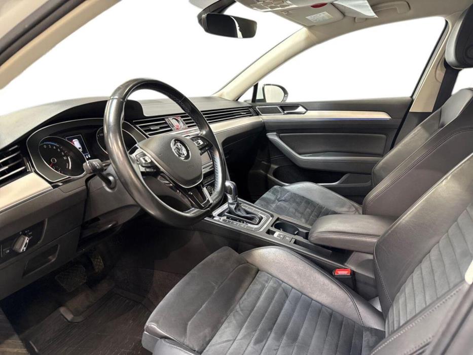VOLKSWAGEN Passat 2016