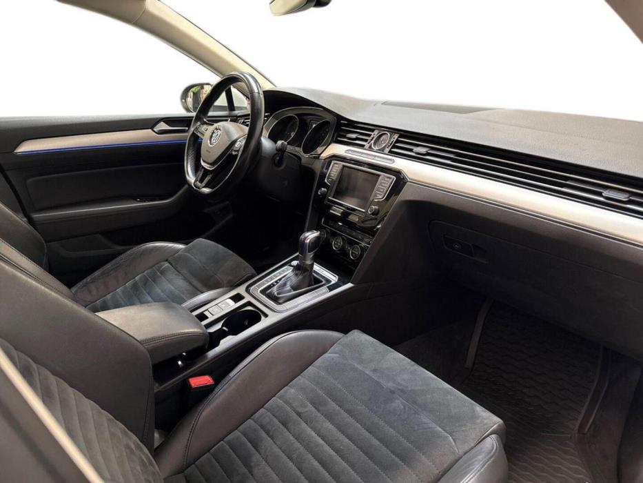 VOLKSWAGEN Passat 2016