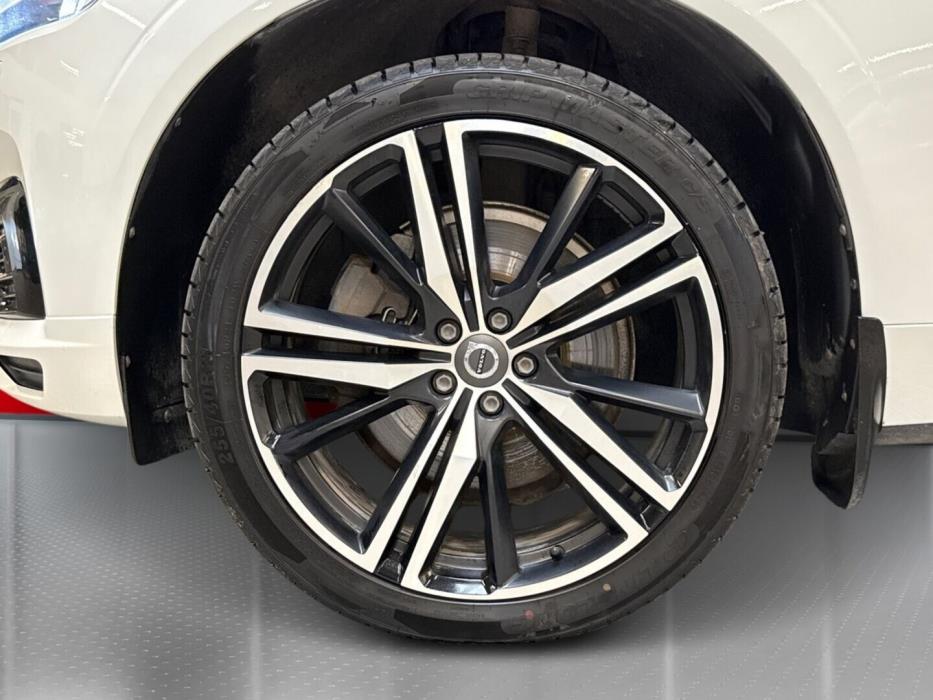 VOLVO XC60 2018