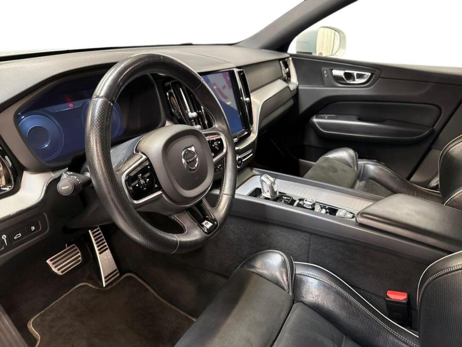 VOLVO XC60 2018