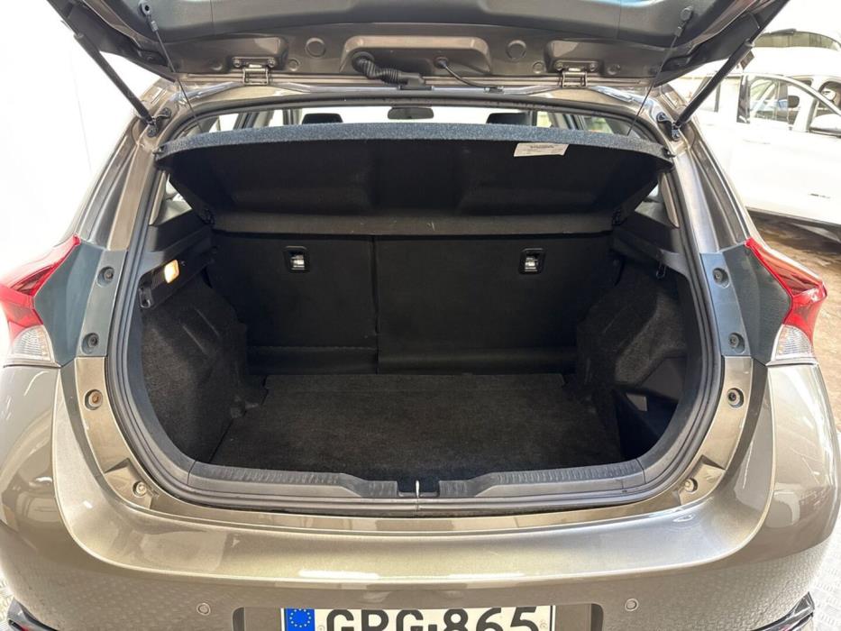 TOYOTA Auris 2018