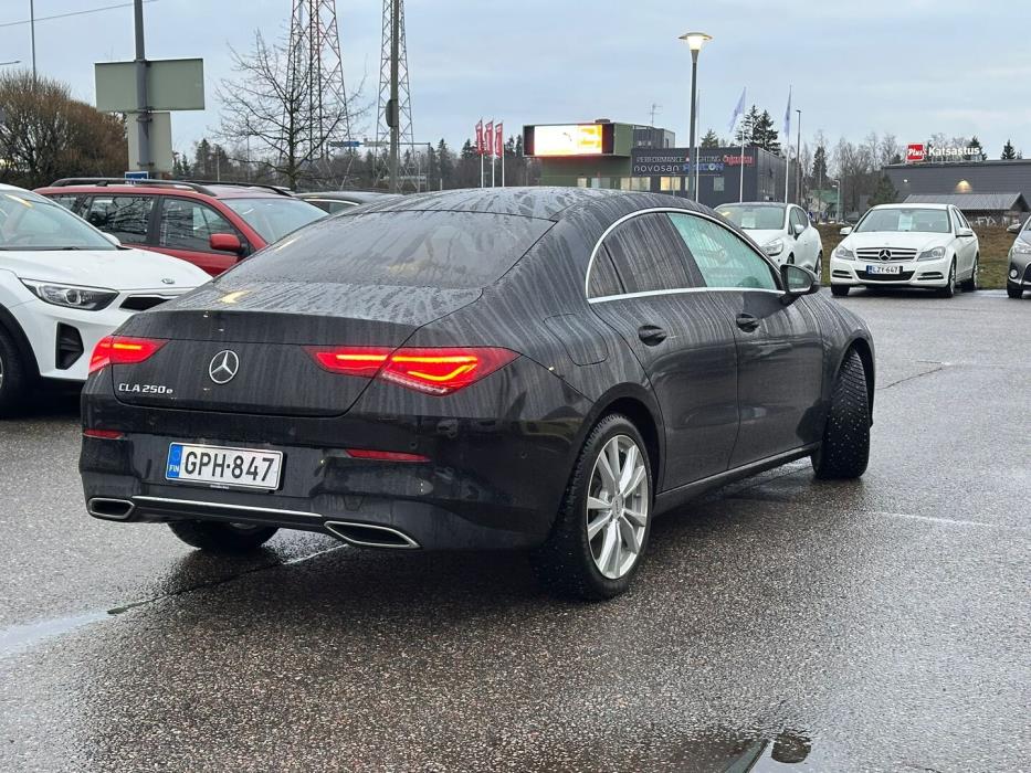 MERCEDES-BENZ CLA 2023