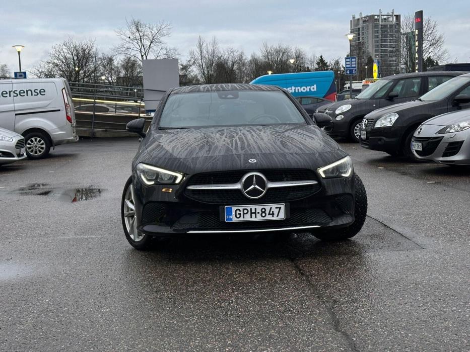MERCEDES-BENZ CLA 2023