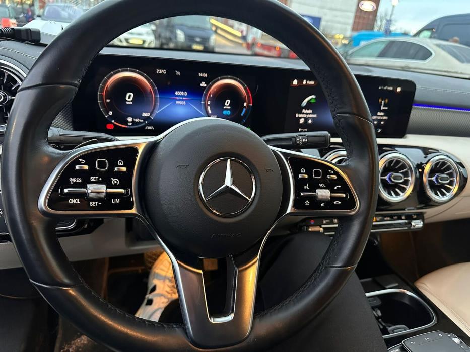 MERCEDES-BENZ CLA 2023