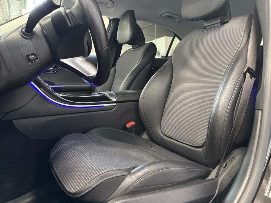 MERCEDES-BENZ C 2023
