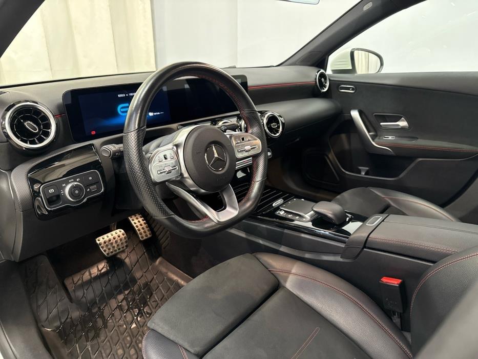 MERCEDES-BENZ A 2021
