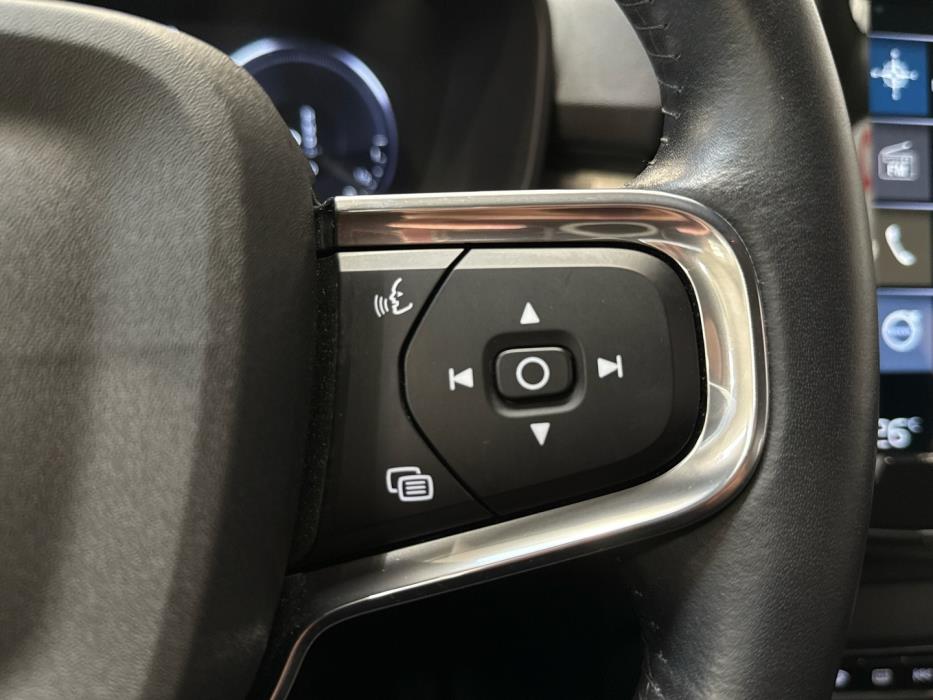 VOLVO XC40 2021