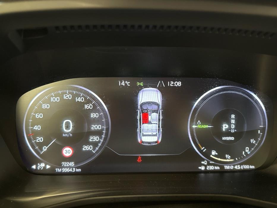 VOLVO XC40 2021