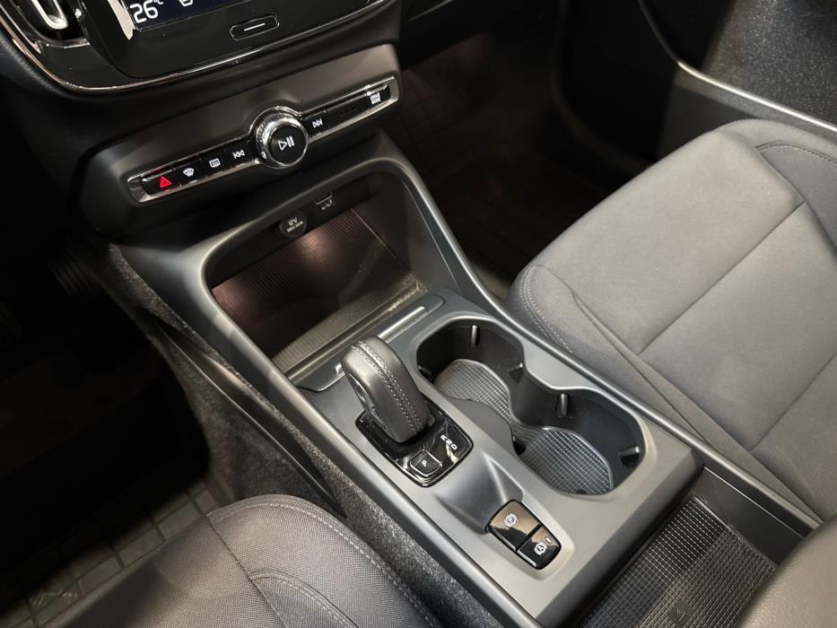 VOLVO XC40 2021