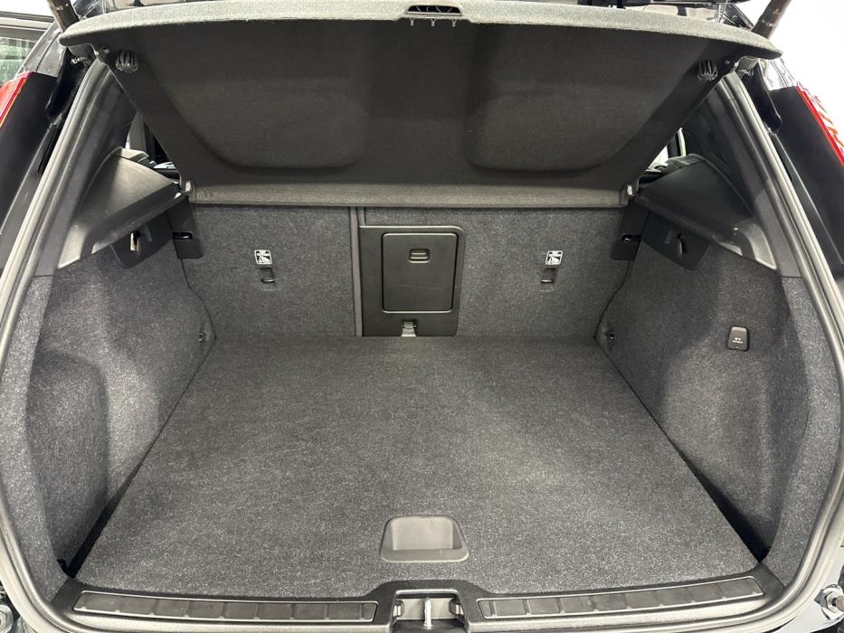 VOLVO XC40 2021