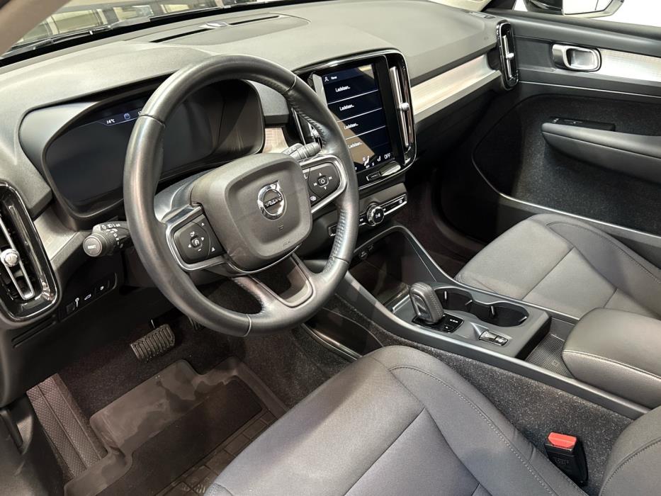 VOLVO XC40 2021