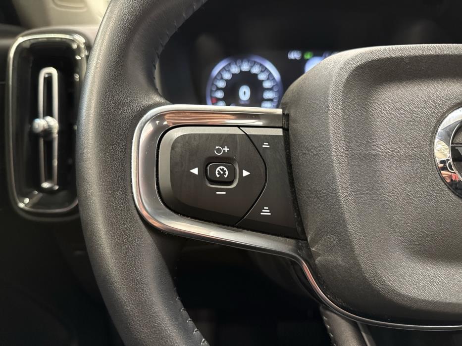 VOLVO XC40 2021