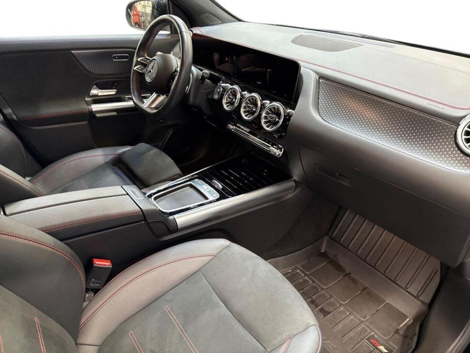 MERCEDES-BENZ EQA 2024