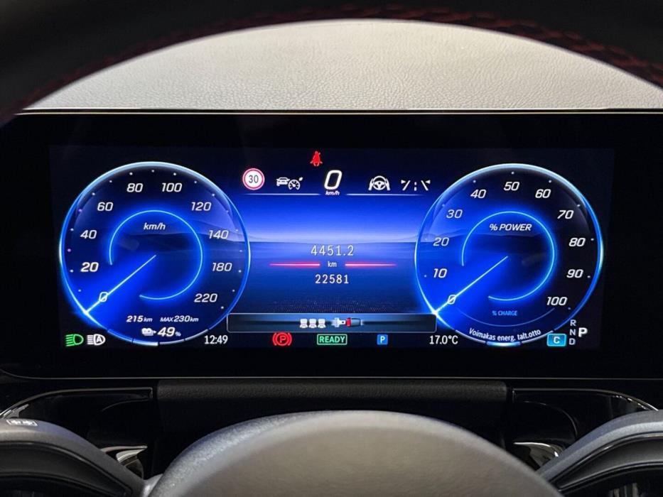 MERCEDES-BENZ EQA 2024