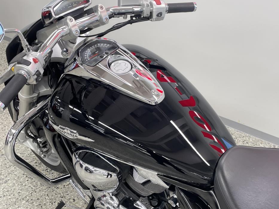SUZUKI INTRUDER 2008