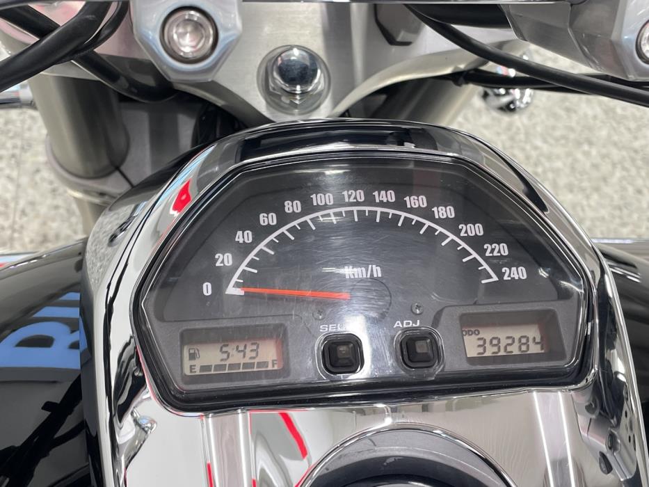 SUZUKI INTRUDER 2008