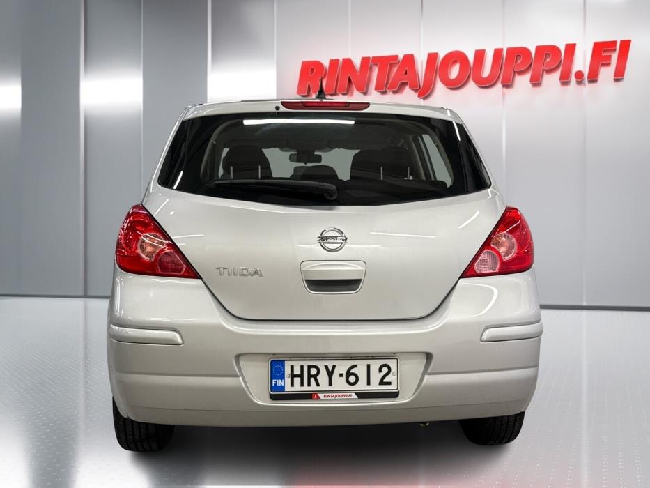 NISSAN Tiida 2010