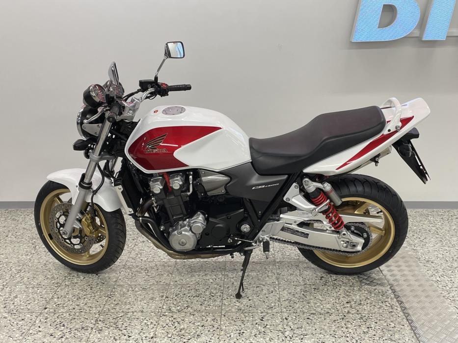 HONDA CB 2008