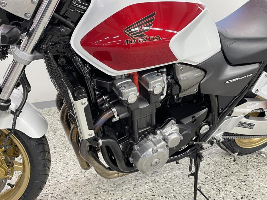 HONDA CB 2008