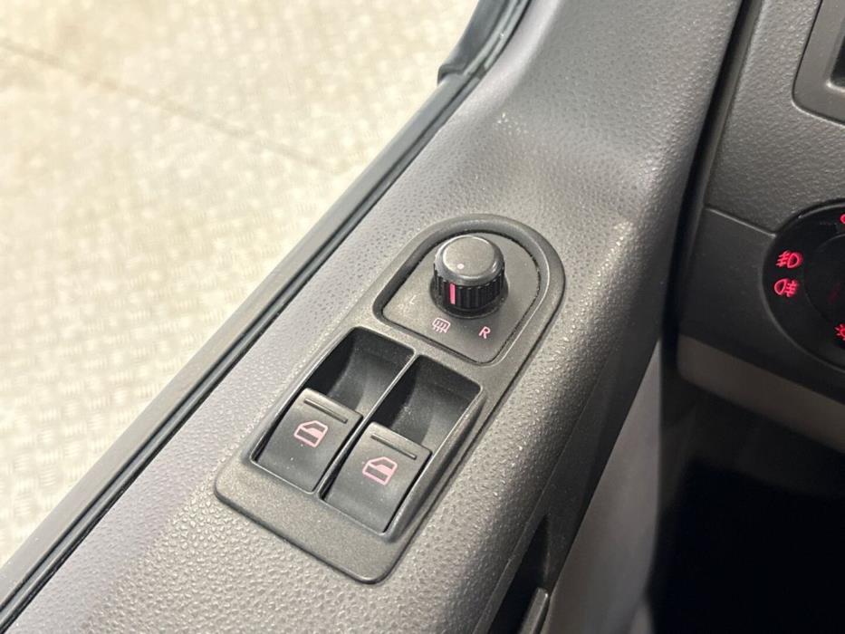 VOLKSWAGEN Transporter 2011